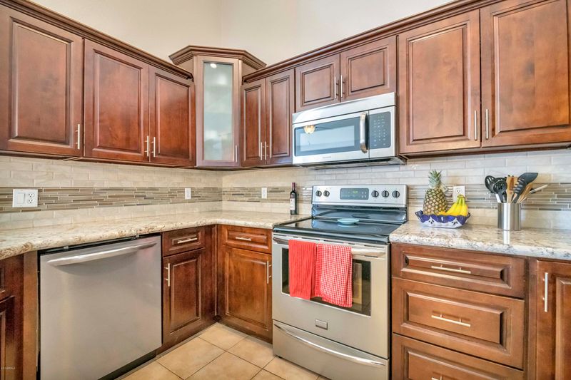 3935 E Taro Ln, Phoenix, AZ 85050
