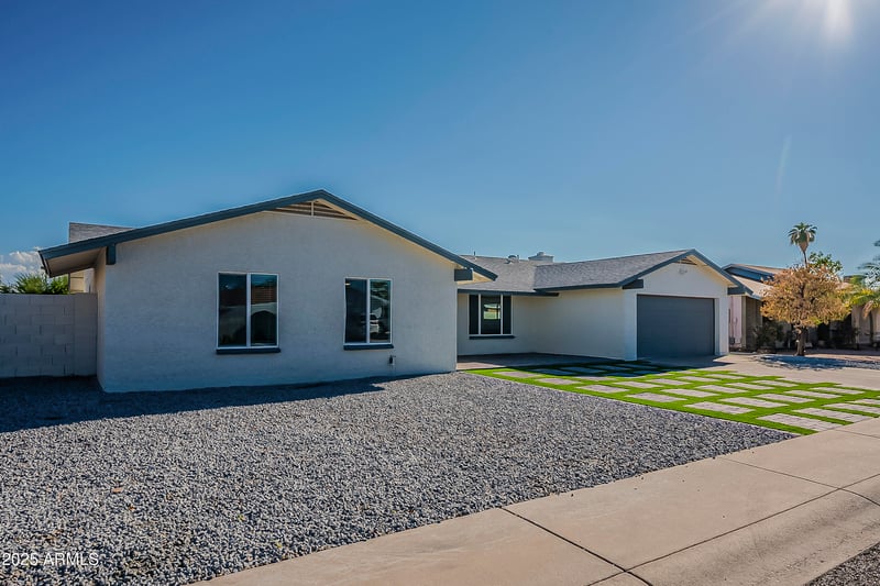3935 Muriel Dr, Glendale, AZ 85308