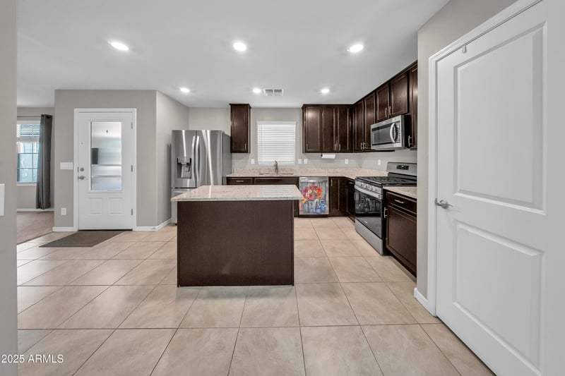 3937 79th Ln, Phoenix, AZ 85043