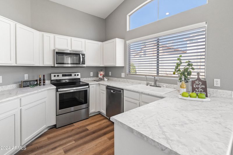 3938 E Morrow Dr, Phoenix, AZ 85050