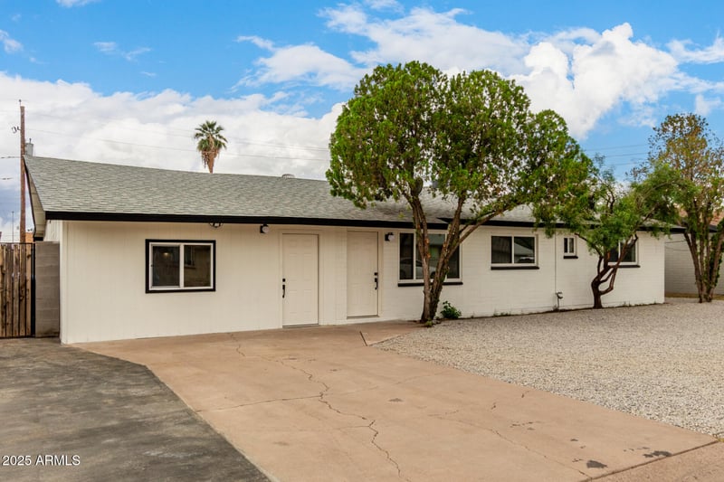 3939 Harmont Dr, Phoenix, AZ 85051