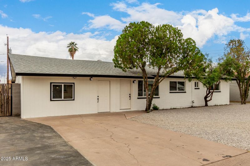 3939 W Harmont Dr, Phoenix, AZ 85051