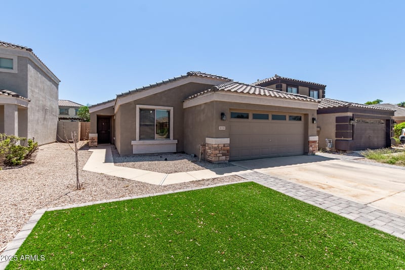 39391 Marla Cir, San Tan Valley, AZ 85140