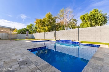 3940 Park View Ln, Glendale, AZ 85310