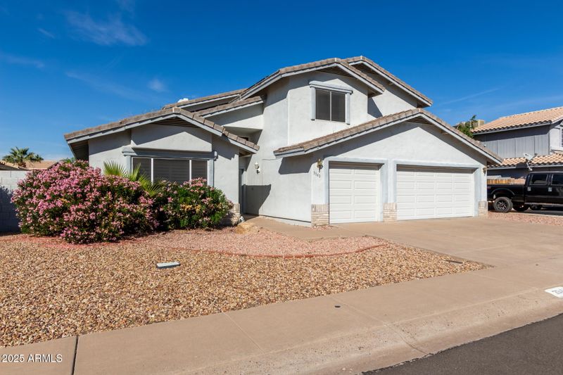 3940 W Park View Ln, Glendale, AZ 85310