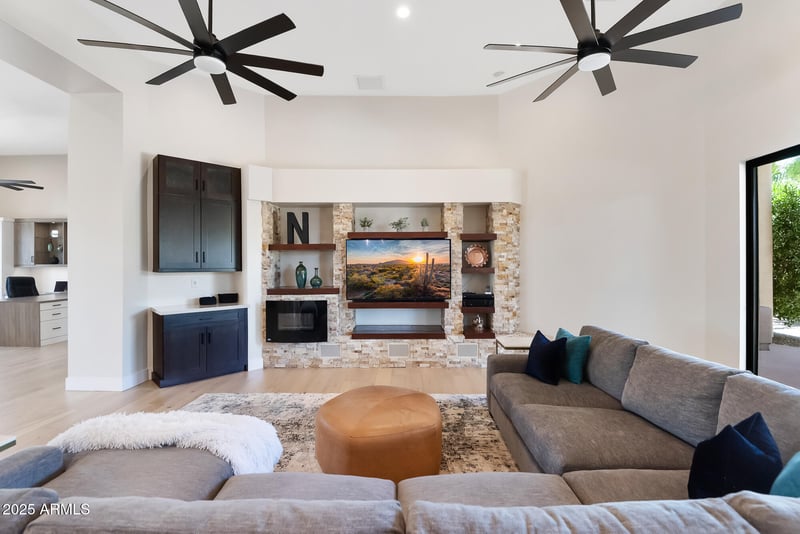 39419 7th Ave, Phoenix, AZ 85086