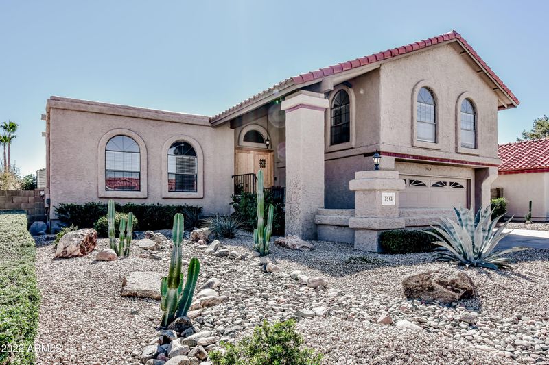 3943 E Keresan St, Phoenix, AZ 85044