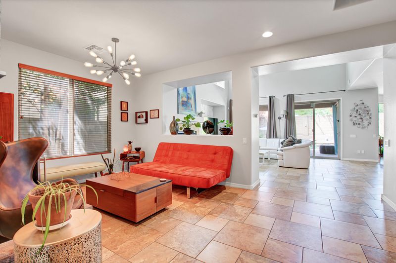 3944 E Half Hitch Pl, Phoenix, AZ 85050
