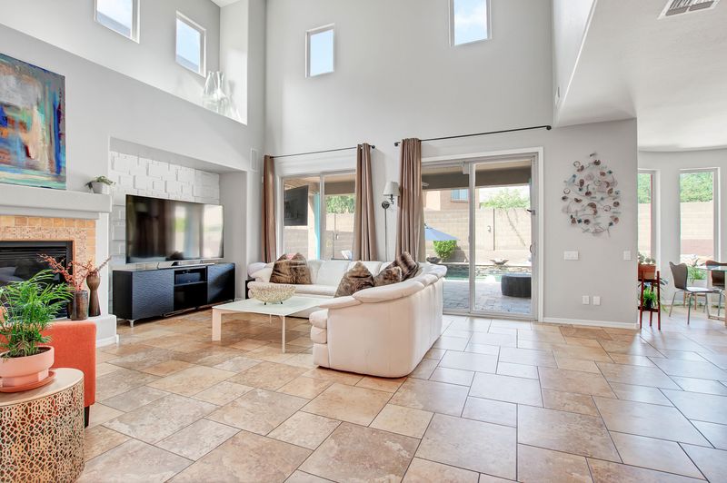 3944 E Half Hitch Pl, Phoenix, AZ 85050