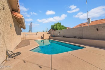 3945 Salinas St, Phoenix, AZ 85044