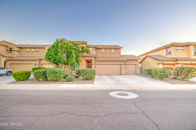 3945 Salter Dr, Glendale, AZ 85308