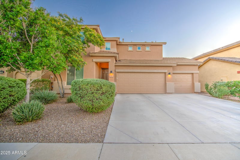 3945 Salter Dr, Glendale, AZ 85308