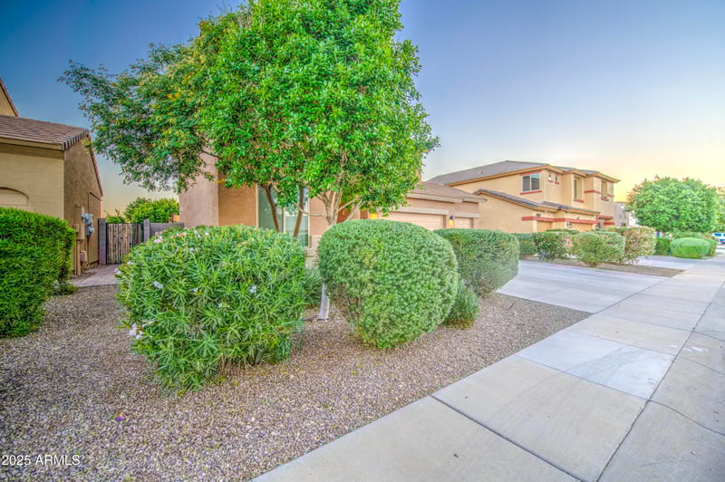 3945 Salter Dr, Glendale, AZ 85308