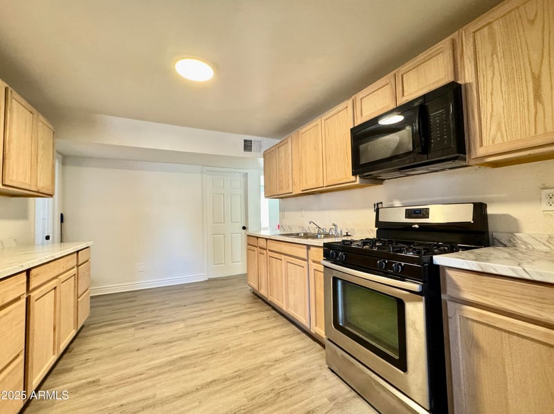 3946 Holly St, Phoenix, AZ 85009