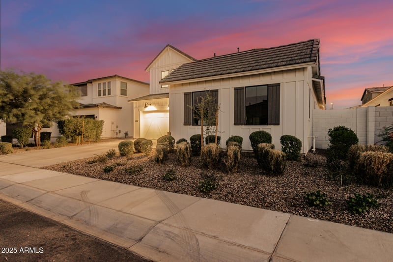 3947 Serpentine Dr, San Tan Valley, AZ 85144