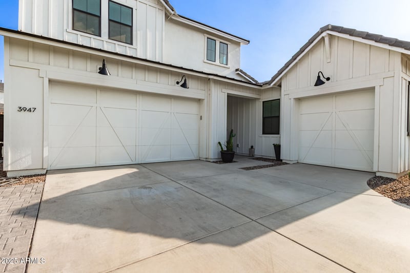 3947 Serpentine Dr, San Tan Valley, AZ 85144