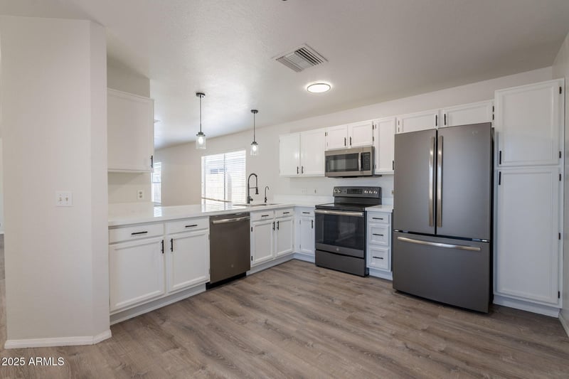 3947 W Camino Del Rio St, Glendale, AZ 85310