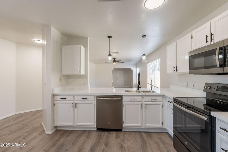 3947 W Camino Del Rio St, Glendale, AZ 85310