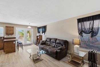 3947 W Whispering Wind Dr, Glendale, AZ 85310