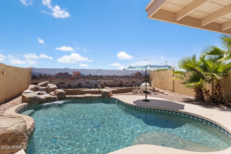 3947 Whispering Wind Dr, Glendale, AZ 85310