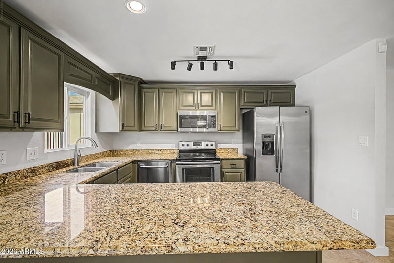 3948 Hillery Dr, Phoenix, AZ 85032