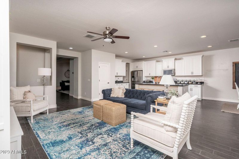 3948 E Strawberry Dr, Gilbert, AZ 85298