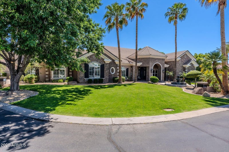 3949 Norcroft Cir, Mesa, AZ 85215