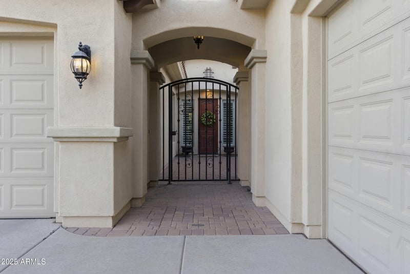 3949 Wood Dr, Chandler, AZ 85249