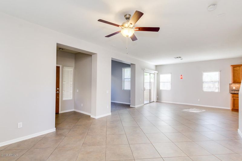 3951 E Melinda Dr, Phoenix, AZ 85050