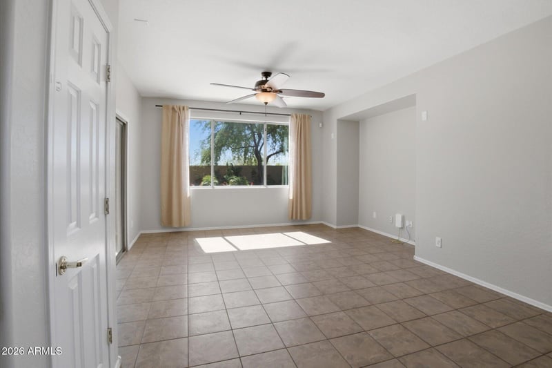 39517 N Noble Hawk Ct, Phoenix, AZ 85086