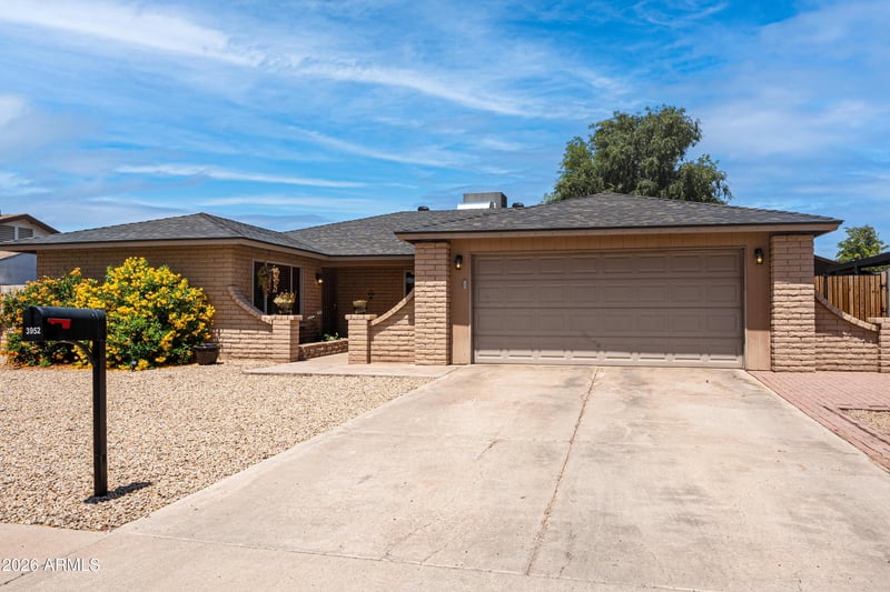 3952 Lupine Ave, Phoenix, AZ 85029