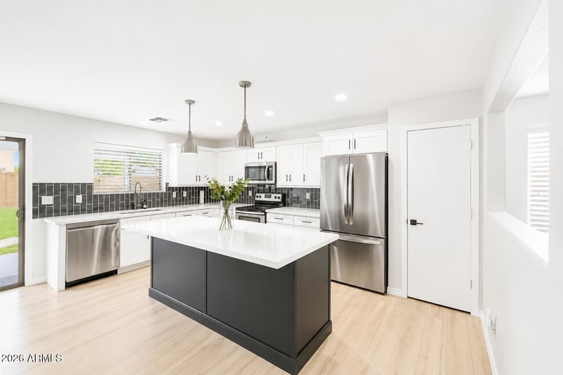 39539 N Dusty Dr, San Tan Valley, AZ 85140