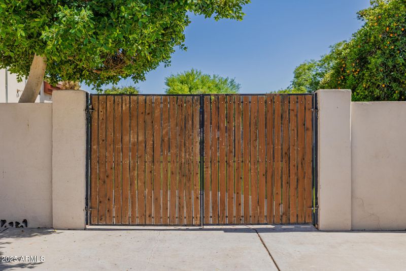 3955 E Fox Cir, Mesa, AZ 85205