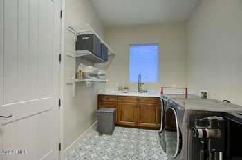 3955 E Navigator Ln, Phoenix, AZ 85050