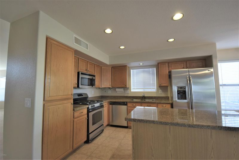 3955 E Potter Dr, Phoenix, AZ 85050