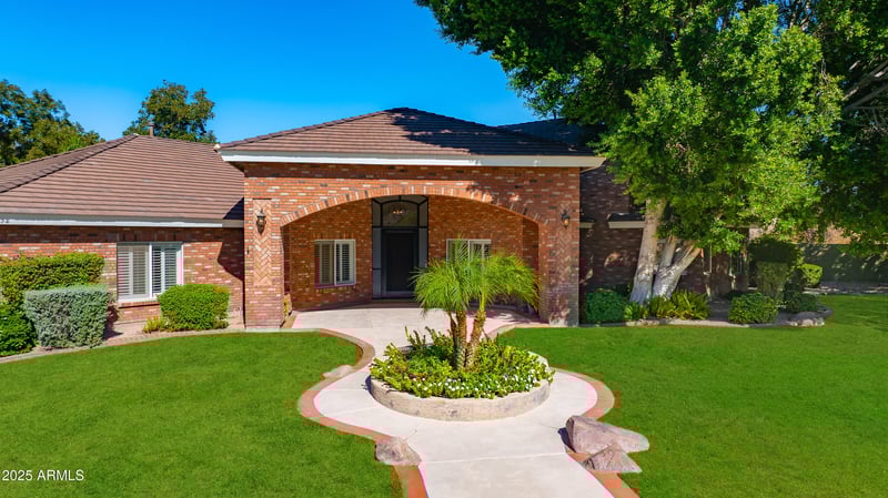 3958 Juniper Cir, Mesa, AZ 85205