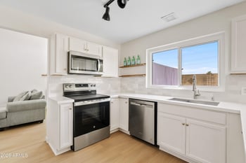 3959 Whispering Wind Dr, Glendale, AZ 85310