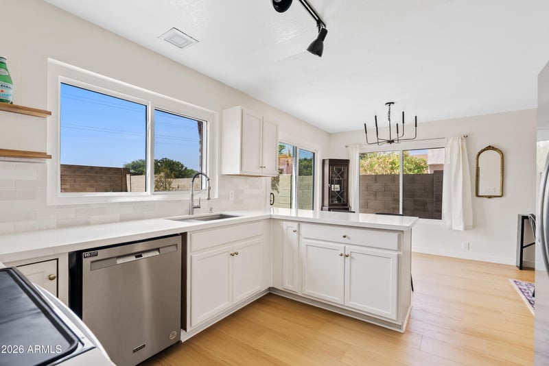 3959 Whispering Wind Dr, Glendale, AZ 85310