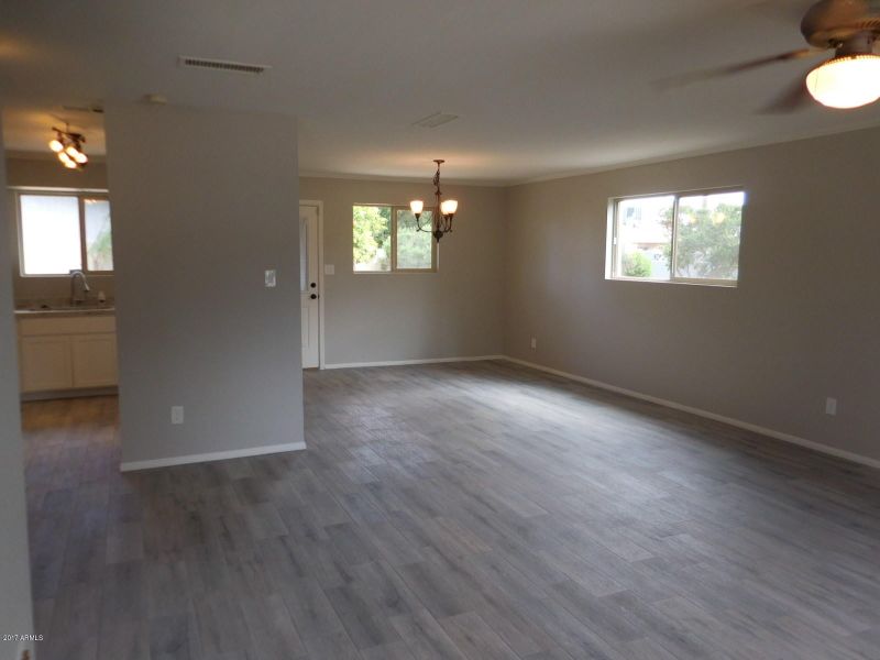 3960 E Becker Ln, Phoenix, AZ 85028