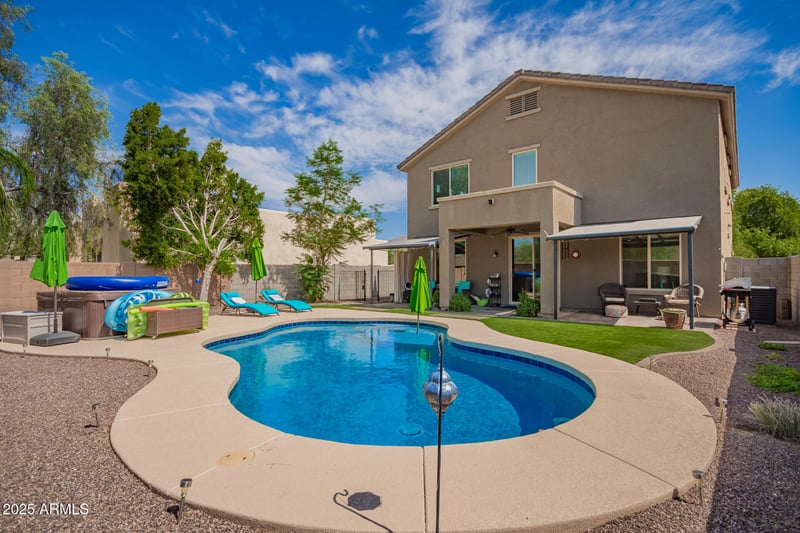 3960 Salter Dr, Glendale, AZ 85308