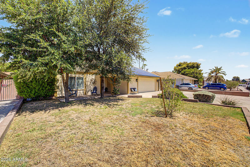 3960 W Glenaire Dr, Phoenix, AZ 85053