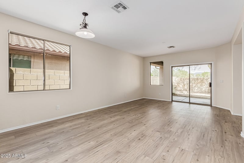 39605 Bent Creek Ct, Phoenix, AZ 85086