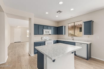 39605 Bent Creek Ct, Phoenix, AZ 85086