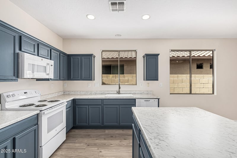39605 Bent Creek Ct, Phoenix, AZ 85086