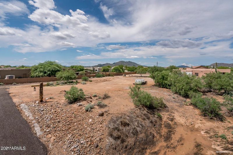 39608 N 3rd St #-, Phoenix, AZ 85086