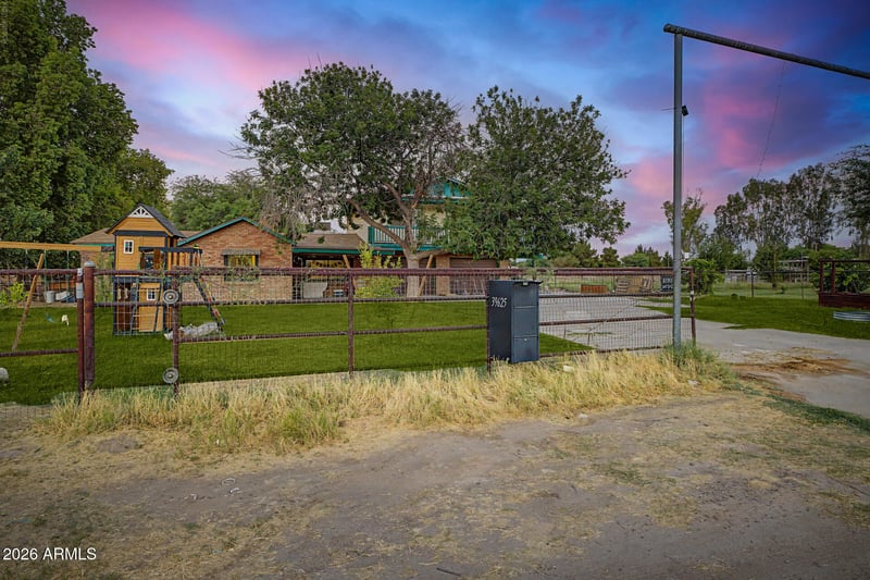 39625 Taylor St, San Tan Valley, AZ 85140