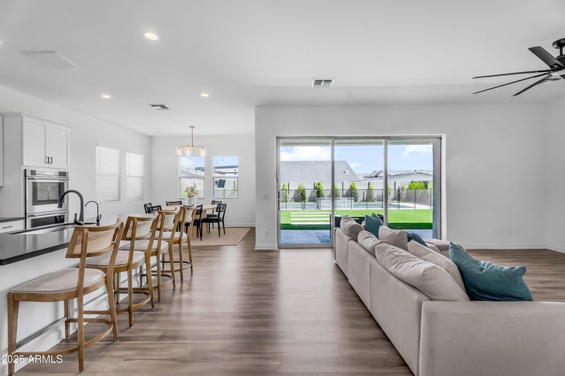 3966 Serpentine Dr, San Tan Valley, AZ 85144