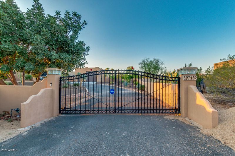 39716 N 1st St, Phoenix, AZ 85086