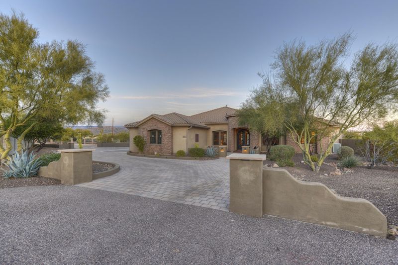 39719 N 7th Ave, Phoenix, AZ 85086