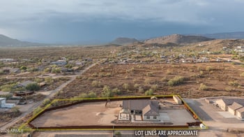 39722 N New River Rd, Phoenix, AZ 85086